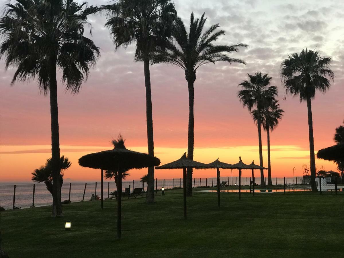 Mi Capricho A16 Beachfront Apartment Sitio de Calahonda Екстериор снимка